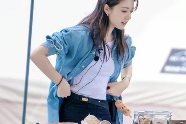 明星夏季日常穿搭图片;夏天穿搭女图片欣赏