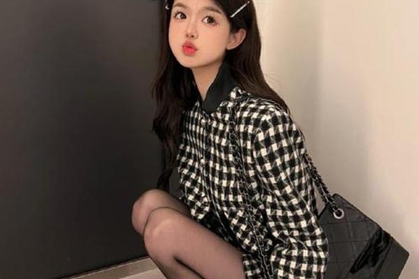 约会穿什么衣服好 女生秋冬季_女生见面穿什么衣服好看