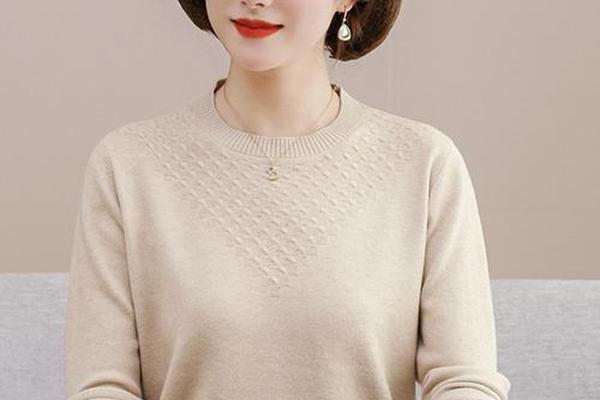 50岁最减龄的颜色衣服、50岁女人穿什么衣服