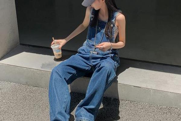 穿衣服low(女生穿很low的衣服)