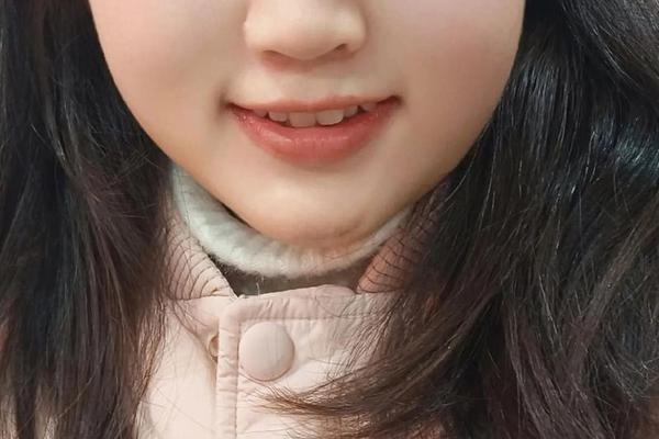 圆脸可爱女孩子的照片 圆脸美女图片100张