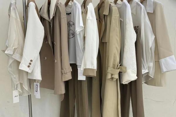 女装店陈列搭配技巧有哪些 女装陈列搭配技巧图片欣赏