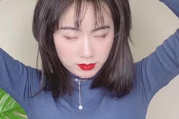 圆脸妹子适合扎的头发图片,脸大妹子怎么扎头发