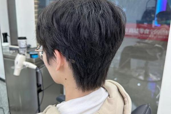 圆脸适合什么女款微分碎盖发型—圆脸剪碎发好看吗