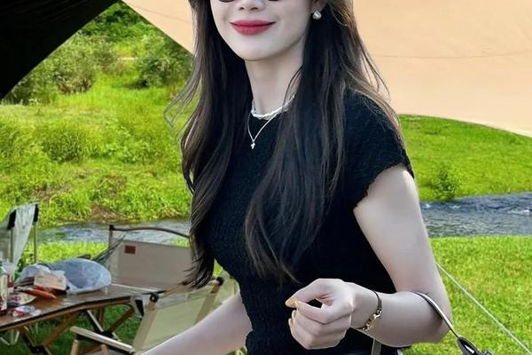 30岁左右怎么穿搭 30岁适合穿什么风格的衣服