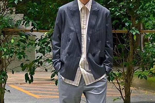 五十岁男人穿搭技巧-50岁男人穿什么裤子好看