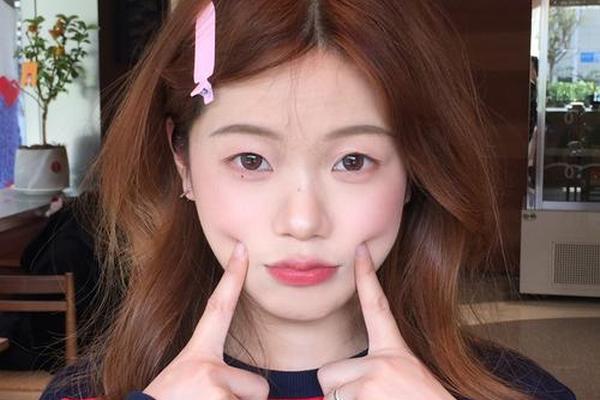 圆脸可爱女孩子的照片 圆脸美女图片100张