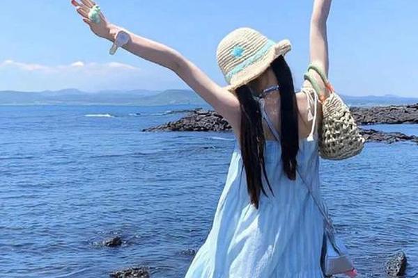 小个子女生图片背影;背影美女图片