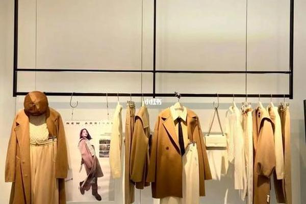 女装陈列搭配技巧方法;服装陈列颜色搭配原则