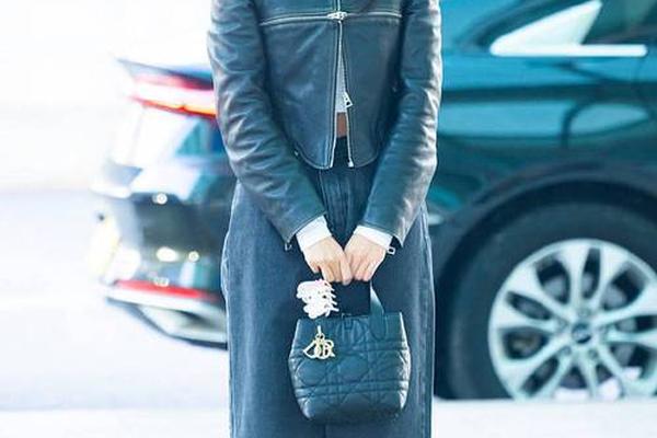 女明星冬季机场街拍—韩国明星机场街拍秋冬