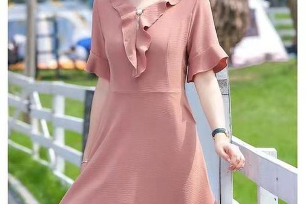 50岁冬天穿什么衣服好看女、50岁女人能穿粉色吗
