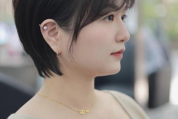 适合圆脸妹子的发型短发—圆脸怎么改善脸型