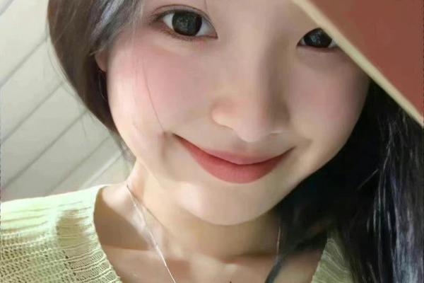 圆脸女神照片真实-圆脸女生生活照头像