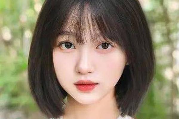适合圆脸女生的造型_适合圆脸女生的清爽发型图片