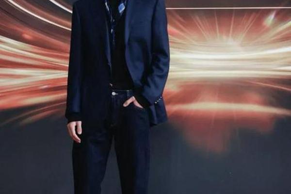 男明星一般穿什么裤子,最会穿搭的男明星排行榜