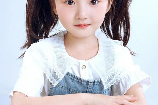 圆脸小姐姐照片大全真实 圆脸小女孩图片