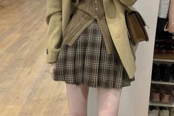约会穿什么样的衣服比较好—第一次约会穿什么衣服好