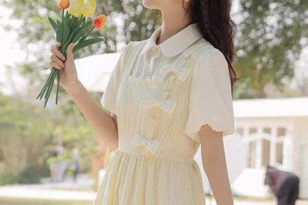 圆脸女生适合穿什么裙子_圆脸适合什么穿搭风格