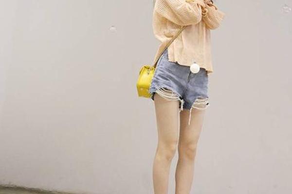 腿短穿什么衣服显腿长;腿短女生穿什么显腿长 腿短穿什么衣服显腿长;腿短女生穿什么显腿长