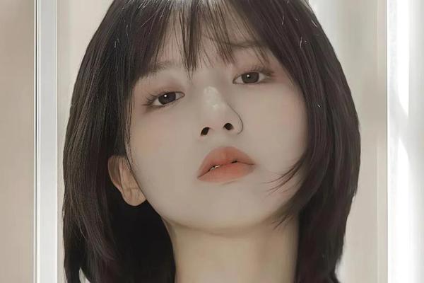 小个子女什么发型好看(小个子最忌三种发型)
