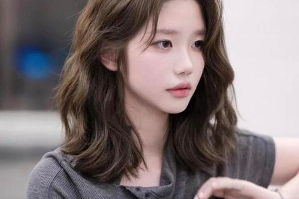 圆脸御姐范儿发型 圆脸怎么改善脸型