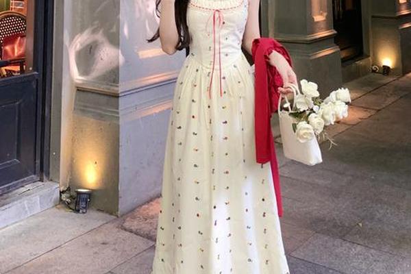 圆脸女生适合穿什么裙子图片-圆脸适合穿什么衣服