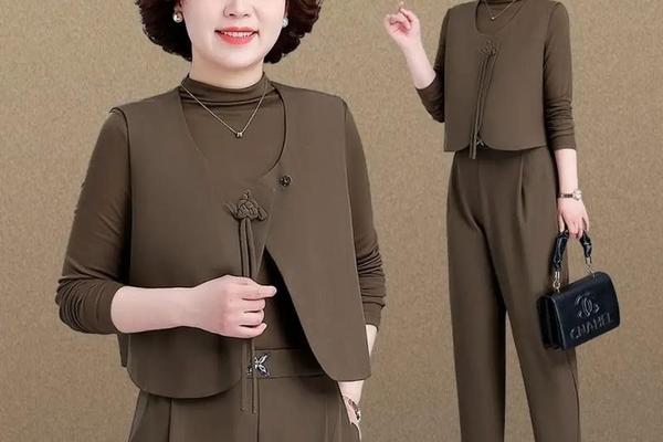 中老年妇女衣服搭配_中年女装搭配图片大全