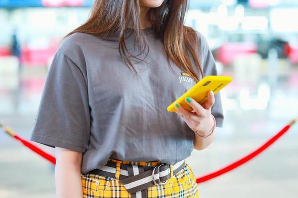 明星机场穿着什么衣服拍照-明星机场拍照叫什么