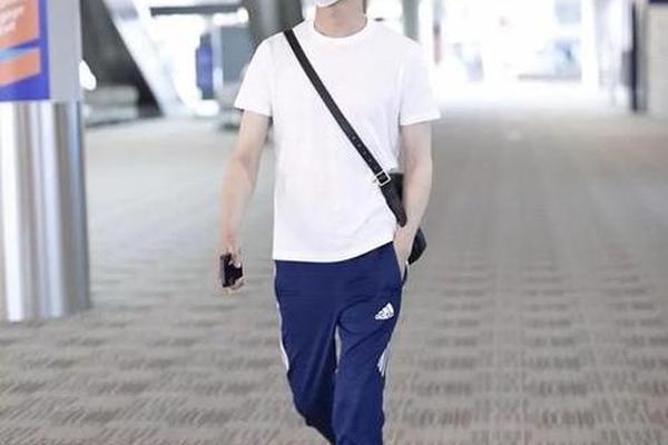 明星穿搭夏季新款;男士夏季穿搭