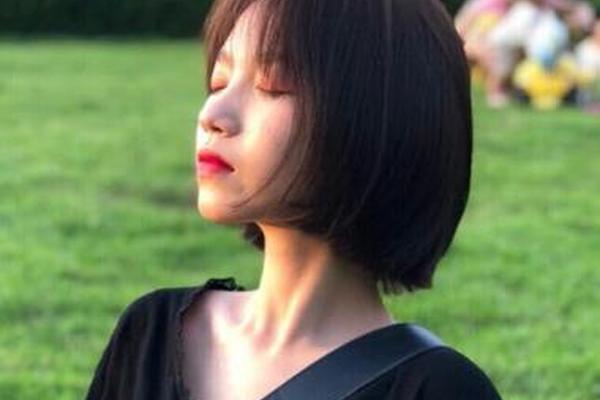 圆脸小姐姐图片头像、圆脸短发美女图片头像