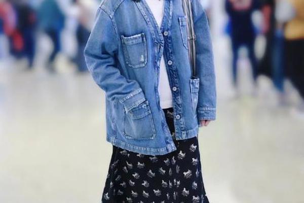 小个子明星日常穿搭女_矮个子女明星穿衣搭配图片欣赏