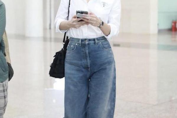 小个子女明星穿搭推荐知乎;小个子女明星穿衣搭配