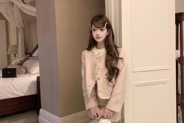圆脸姐姐yura模特穿搭 韩国现场换装穿搭Judy