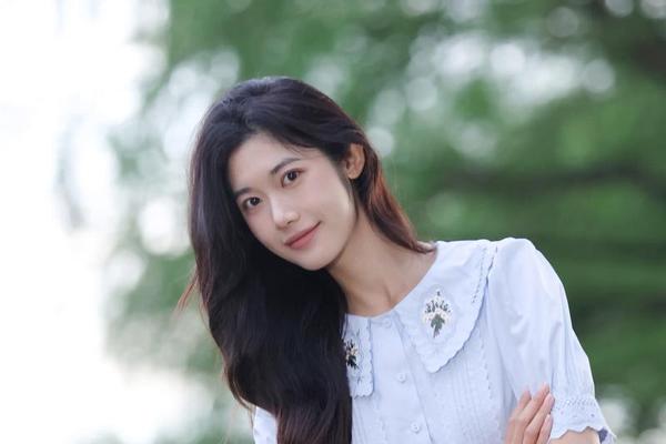 约会的时候女孩子打扮的很漂亮-每天都打扮漂亮的女人