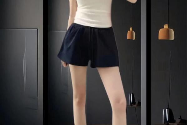 腿短适合穿什么样的短裤女(腿短可以穿短裤吗)