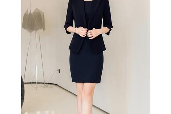 女生面试着装图片—面试正装女什么样的衣服