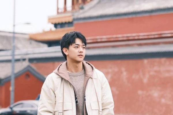 明星穿搭男 冬天_男明星秋冬穿搭图片