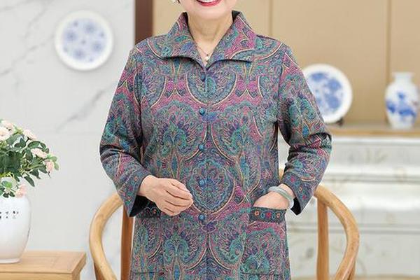 中老年女式服装上衣品牌、老年人服装品牌前十名女士