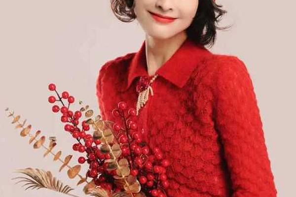 明星过年穿着打扮图片-明星服饰搭配图片大全
