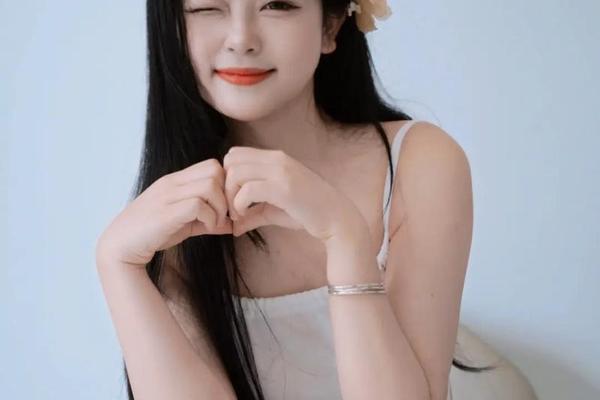 圆脸才是王道的女人、女人活得漂亮才是王道