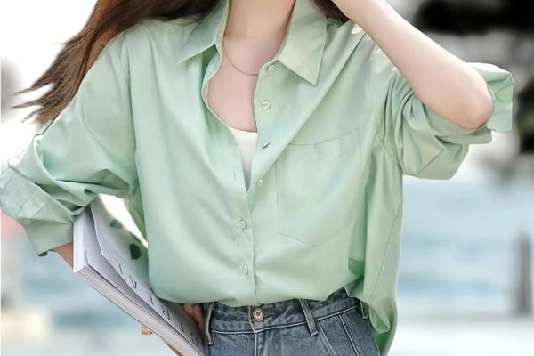 衬衫怎么穿搭女_女生衬衫10种穿法图片