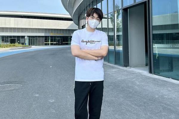 约会穿什么衣服好男生;男生约会最忌讳穿什么衣服