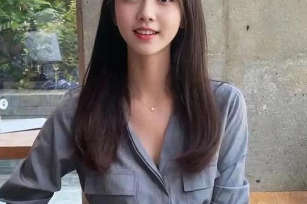 圆脸姐姐图片 圆脸女孩图片