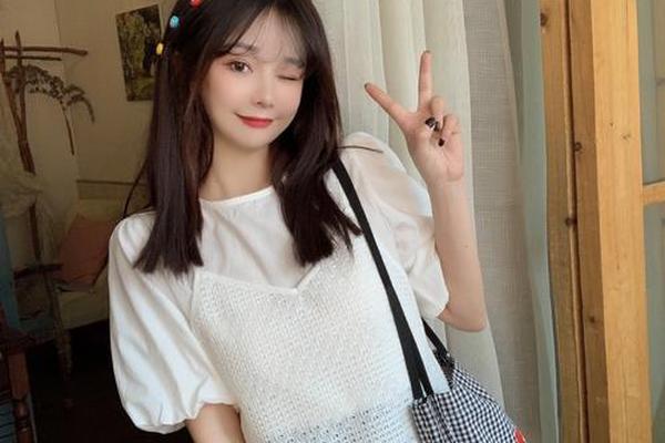 小个子适合穿什么类型的上衣(小个子适合穿宽松的上衣吗) 小个子适合穿什么类型的上衣(小个子适合穿宽松的上衣吗)