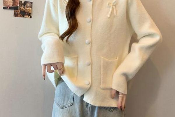 圆脸女生适合穿什么类型的衣服_圆脸适合什么风格的衣服