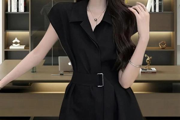 圆脸怎么走御姐风(圆脸适合什么样的风格)