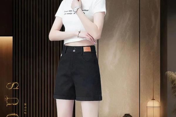 腿短适合穿什么样的短裤女(腿短可以穿短裤吗)