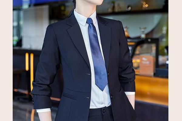 国家公务员面试穿什么衣服-公务员面试着装女图片 女士