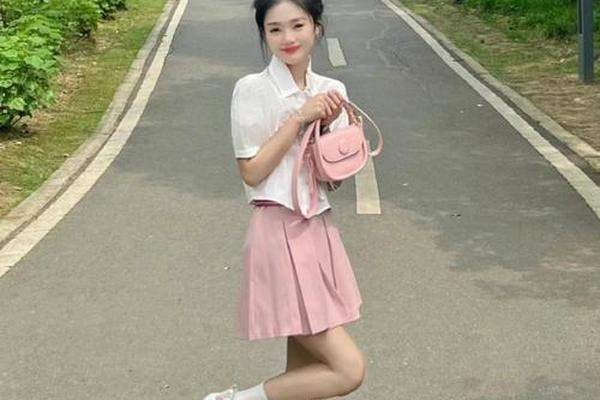 约会穿搭图片女生(女人约会穿衣搭配)