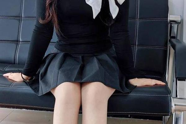 女生面试着装袜子是穿胸罩吗,女士正装袜子要求
